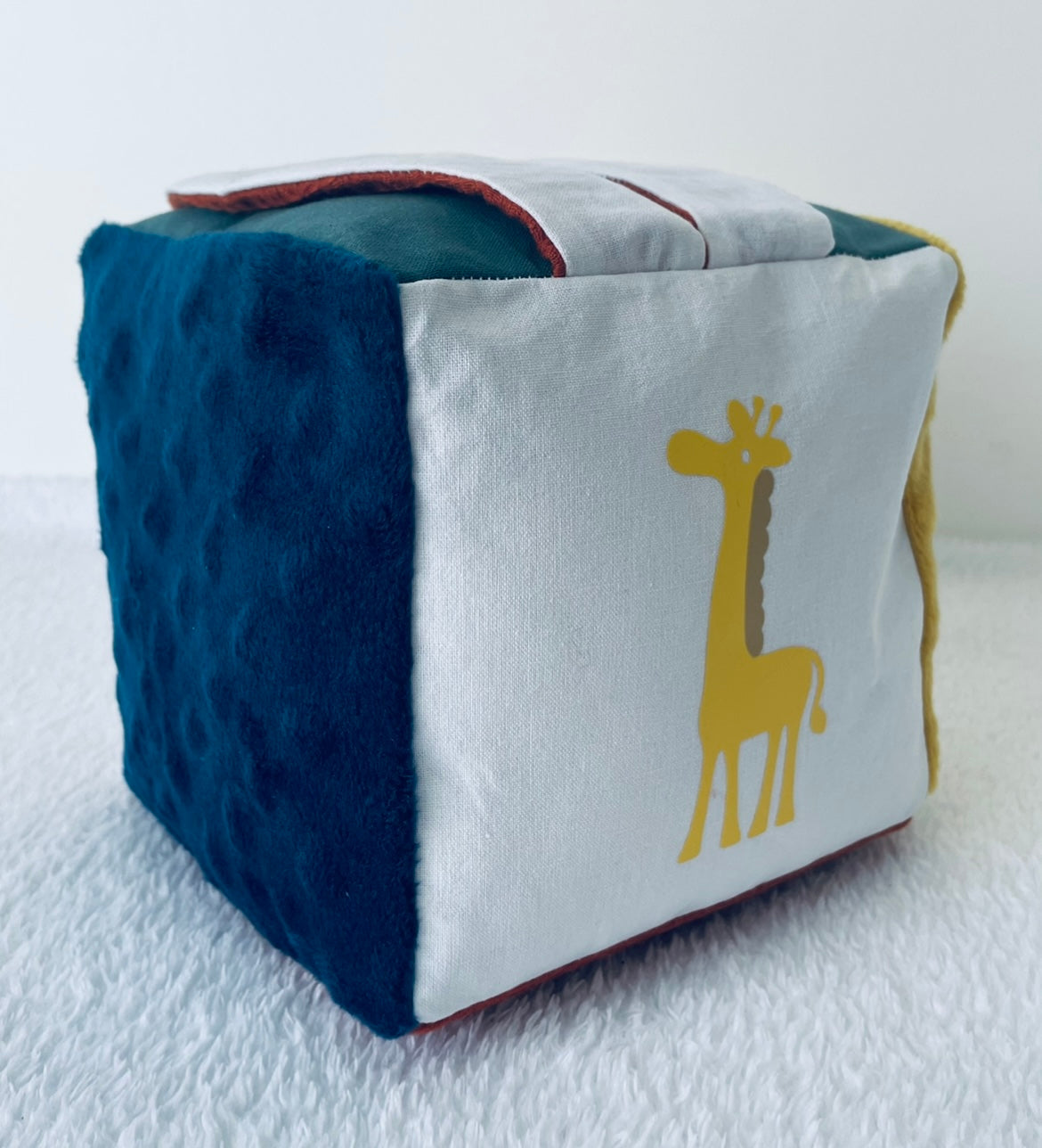 Cube éveil oreilles de lapin / cube éveil personnalisé / cadeau personnalisé