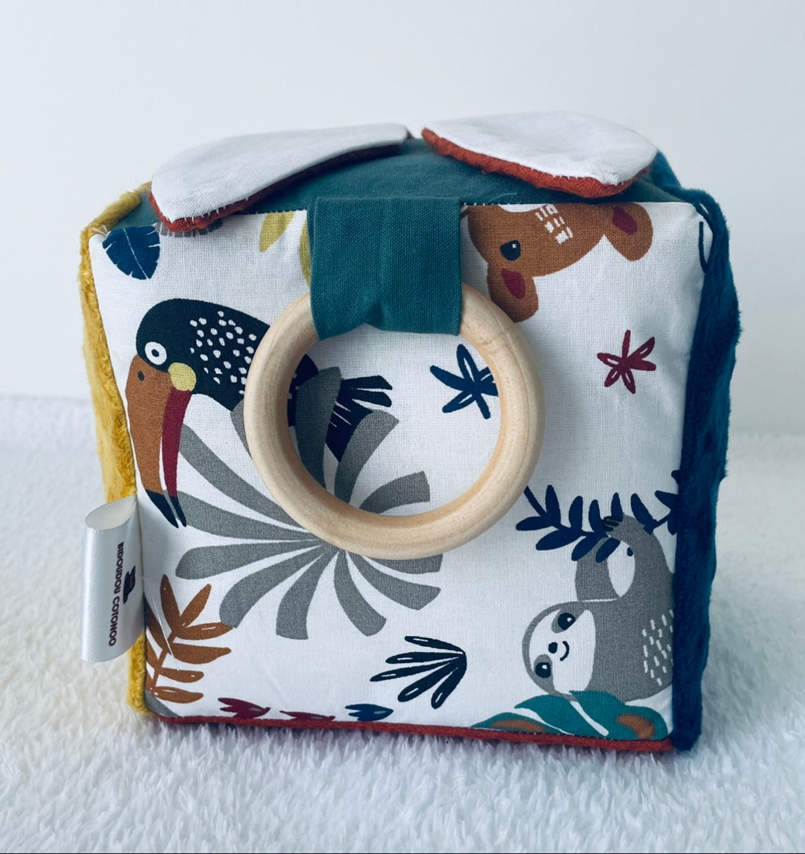 Cube éveil oreilles de lapin / cube éveil personnalisé / cadeau personnalisé