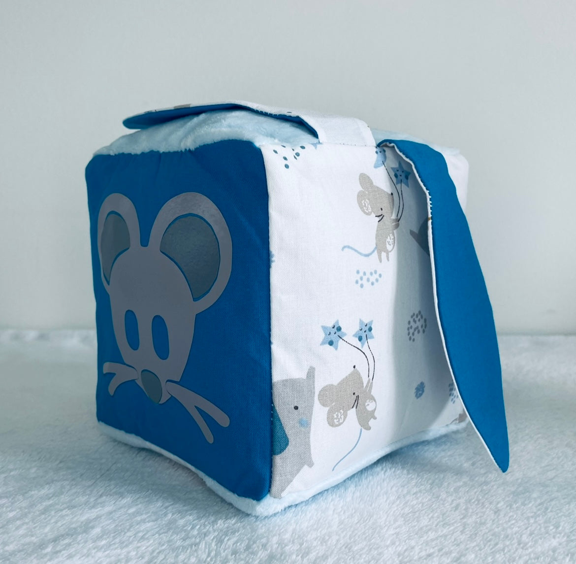 Cube éveil oreilles de lapin / cube éveil personnalisé / cadeau personnalisé