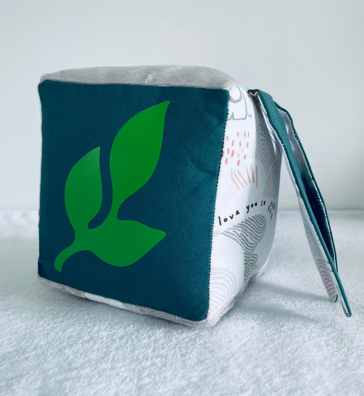 Cube éveil oreilles de lapin / cube éveil personnalisé / cadeau personnalisé