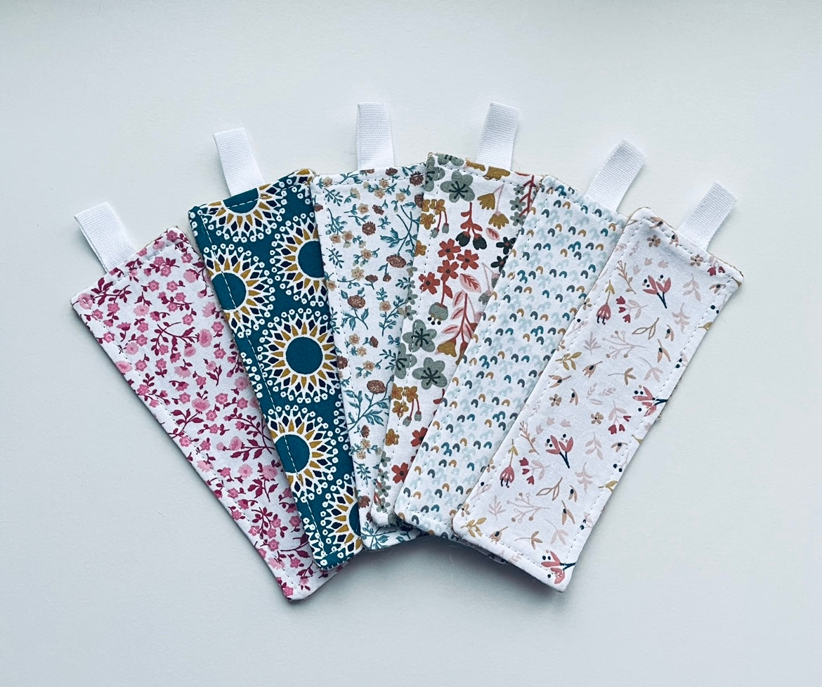 Marque-page artisanal en tissu et toile de jute