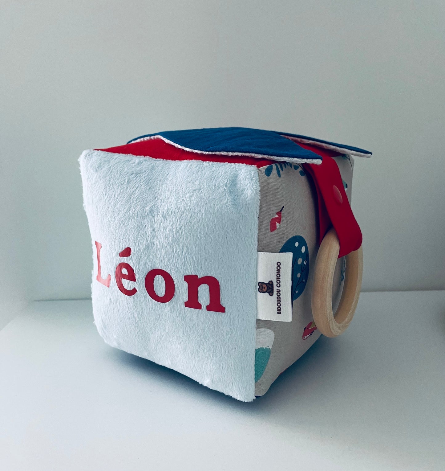 Cube éveil oreilles de lapin / cube éveil personnalisé / cadeau personnalisé